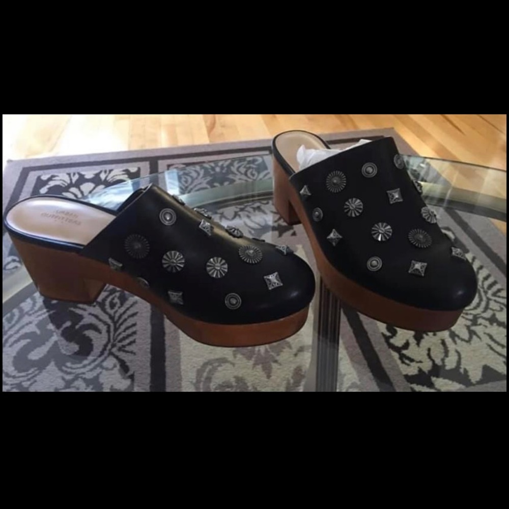 Studded shoe